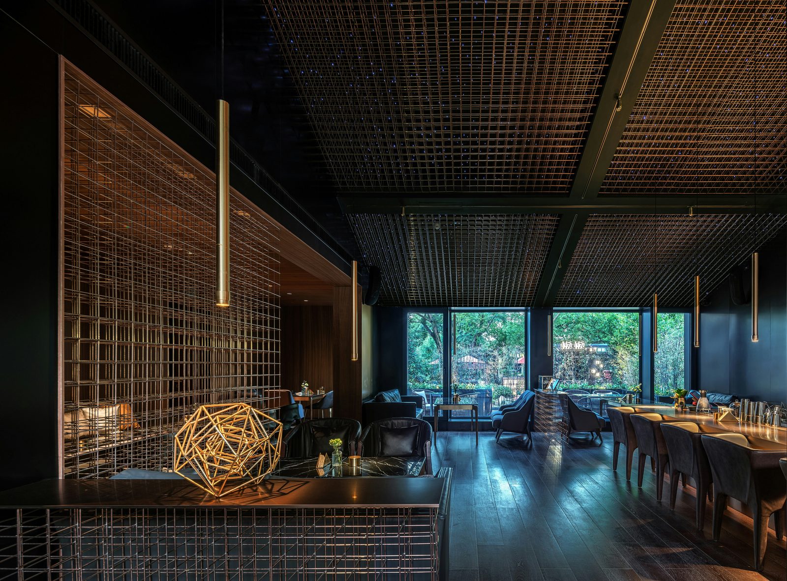 Ristorante di lusso con atmosfera elegante
